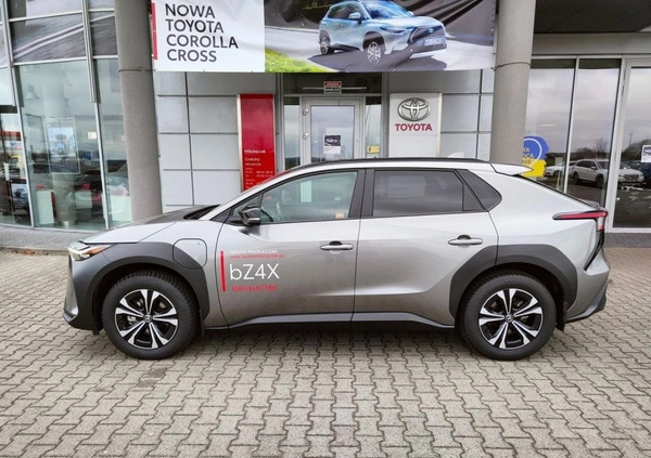 Toyota bZ4X cena 192900 przebieg: 13863, rok produkcji 2022 z Bolków małe 326